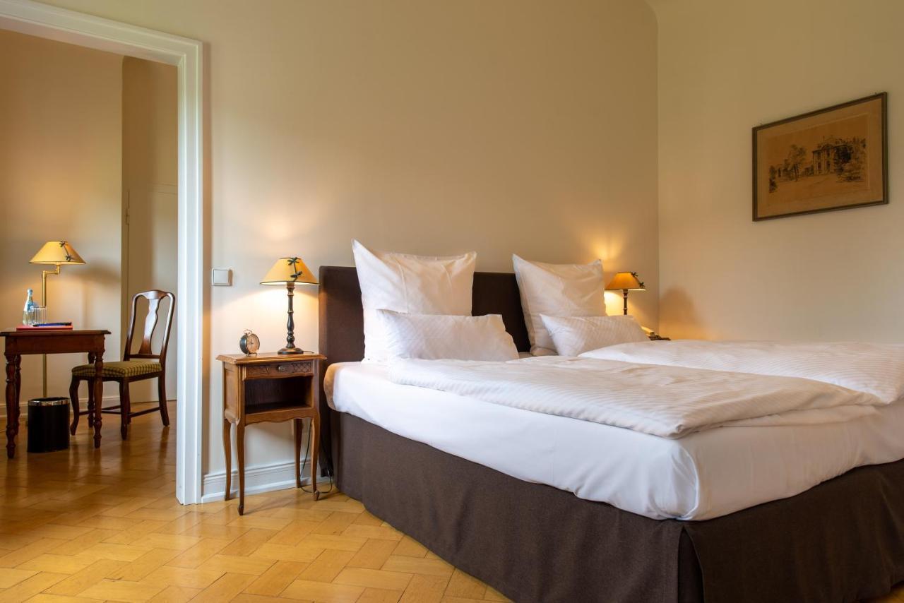 Gaestehaus Schloss Saareck Hotel *
