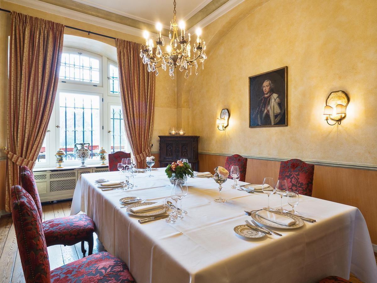 Gaestehaus Schloss Saareck Hotel *